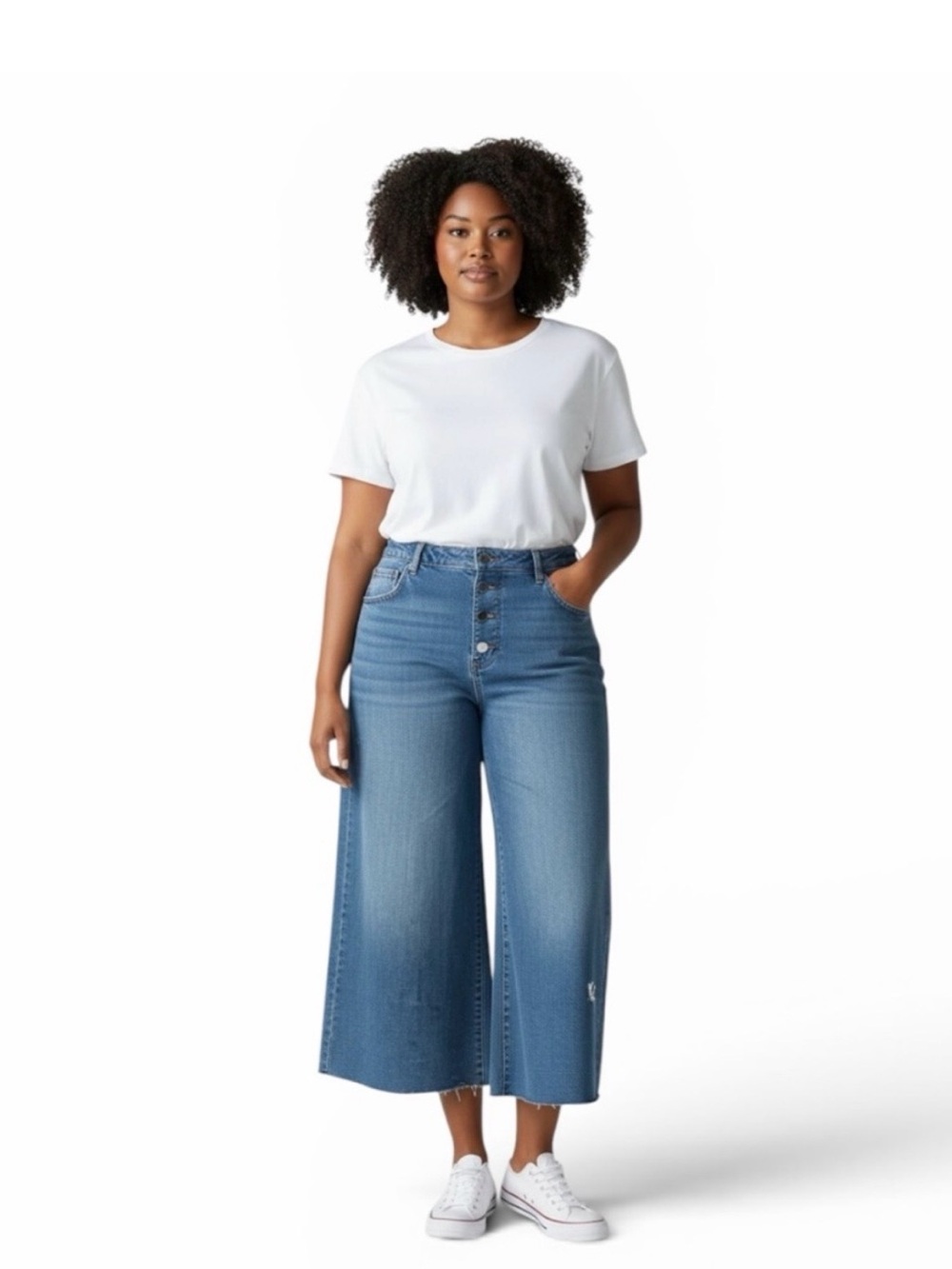 NWT! Time and Tru High-Rise Wide Leg Crop Jeans - Light Blue Denim. Raw Hem. 18.